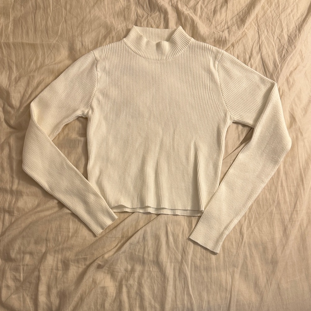 Elegant White Ribbed Sweater